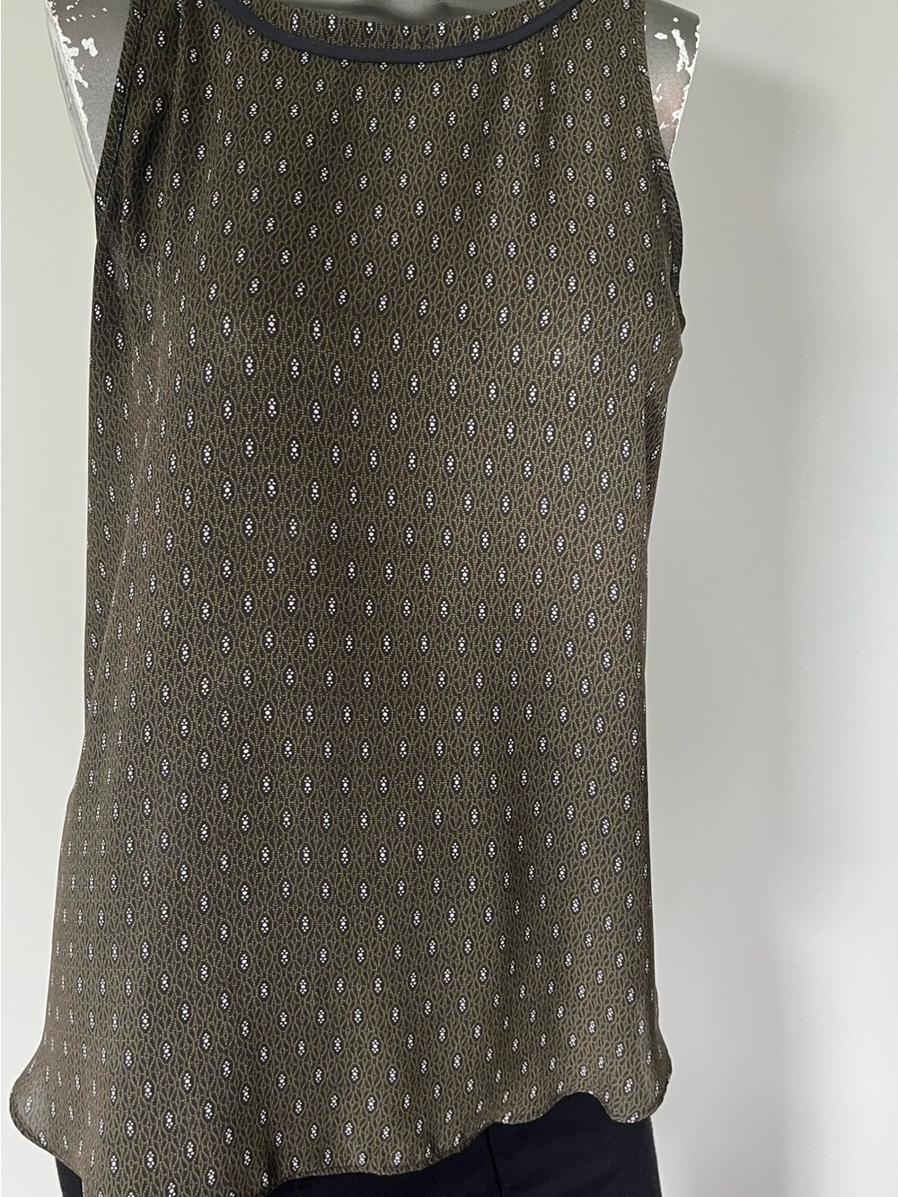 LOFT Olive Green Sleeveless Printed Shell